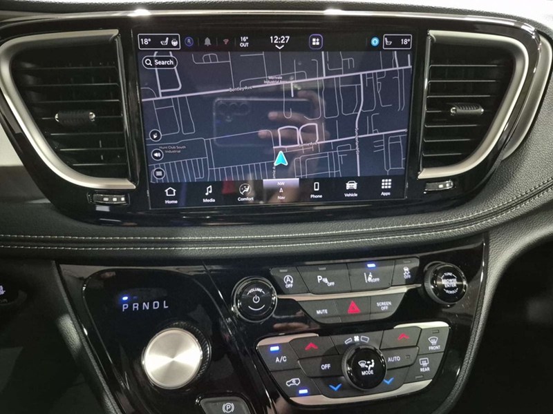 2027 Chrysler Pacifica Select AWD