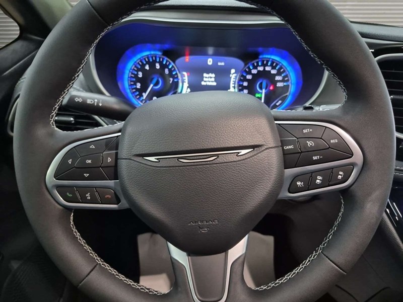 2027 Chrysler Pacifica Select AWD