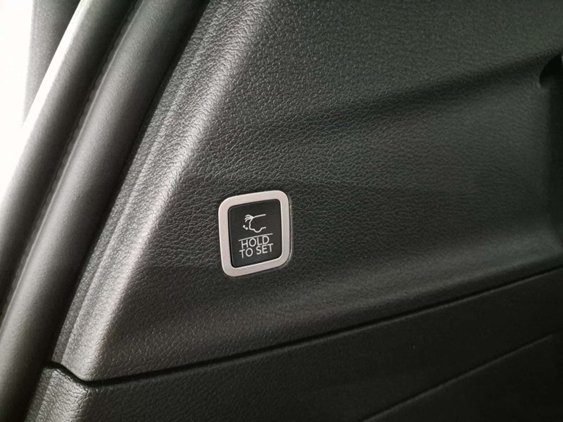 2027 Chrysler Pacifica Select AWD