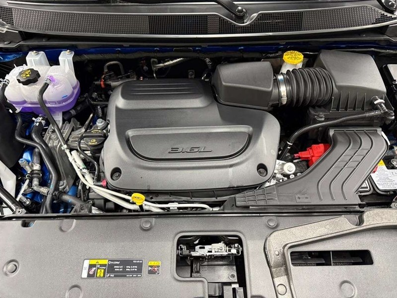 2027 Chrysler Pacifica Select AWD