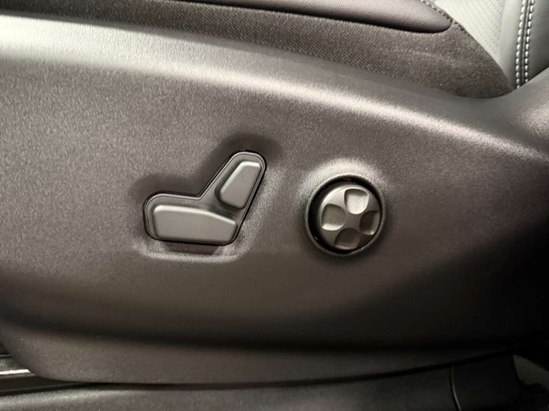 2027 Chrysler Pacifica Select AWD
