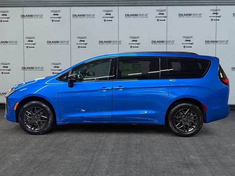 2027 Chrysler Pacifica Select AWD