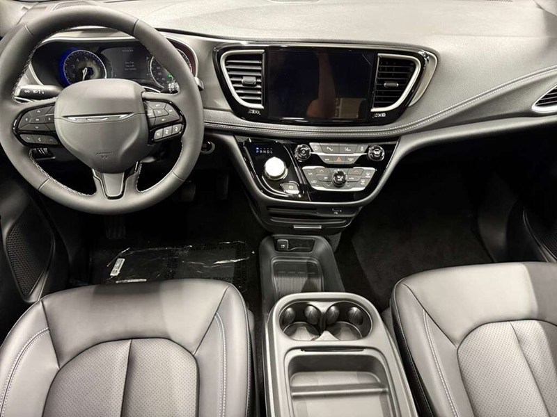 2027 Chrysler Pacifica Select AWD