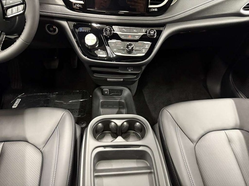 2027 Chrysler Pacifica Select AWD