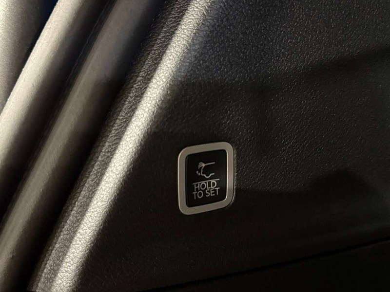 2027 Chrysler Pacifica Select AWD