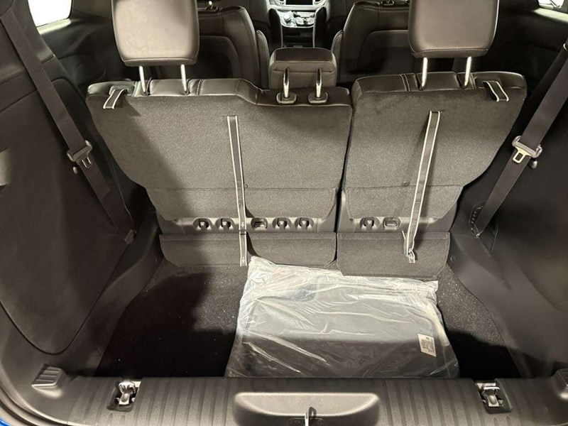 2027 Chrysler Pacifica Select AWD