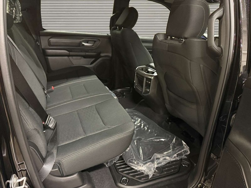 2026 RAM 1500 Black Express 4x4 Crew Cab 5'7" Box