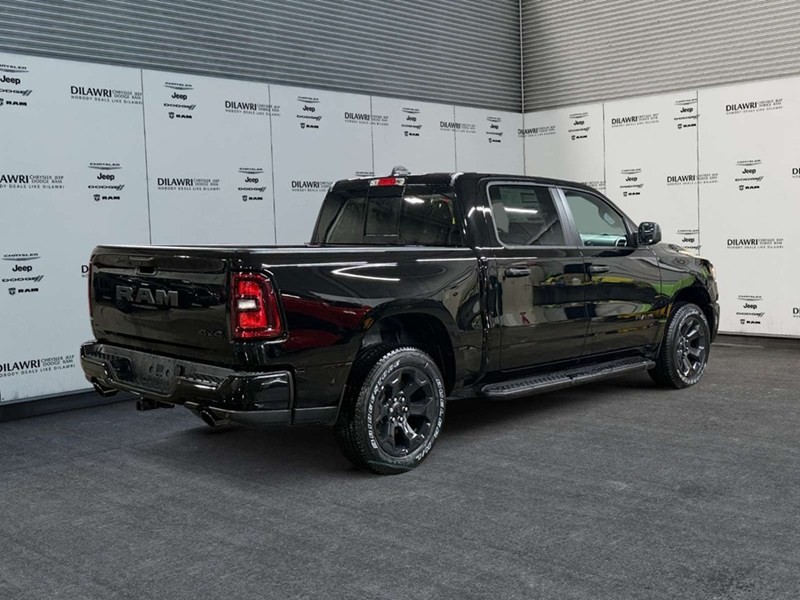2026 RAM 1500 Black Express 4x4 Crew Cab 5'7" Box