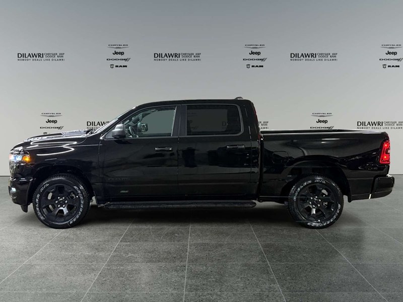 2026 RAM 1500 Black Express 4x4 Crew Cab 5'7" Box