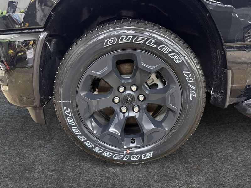 2026 RAM 1500 Black Express 4x4 Crew Cab 5'7" Box