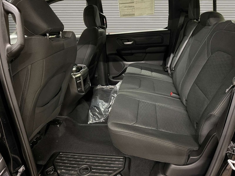 2026 RAM 1500 Black Express 4x4 Crew Cab 5'7" Box