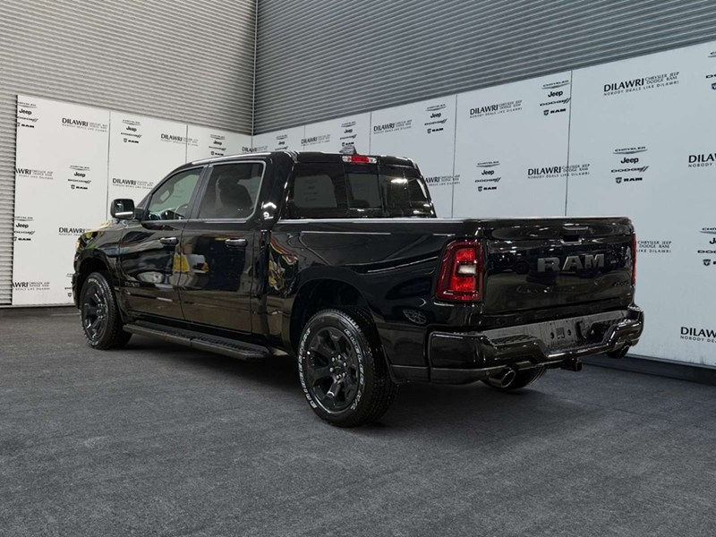 2026 RAM 1500 Black Express 4x4 Crew Cab 5'7" Box