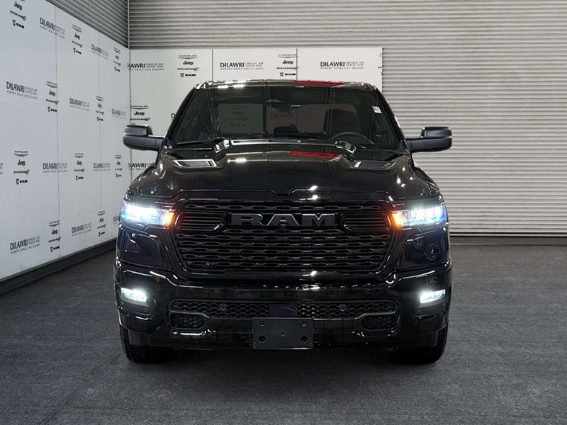 2026 RAM 1500 Black Express 4x4 Crew Cab 5'7" Box