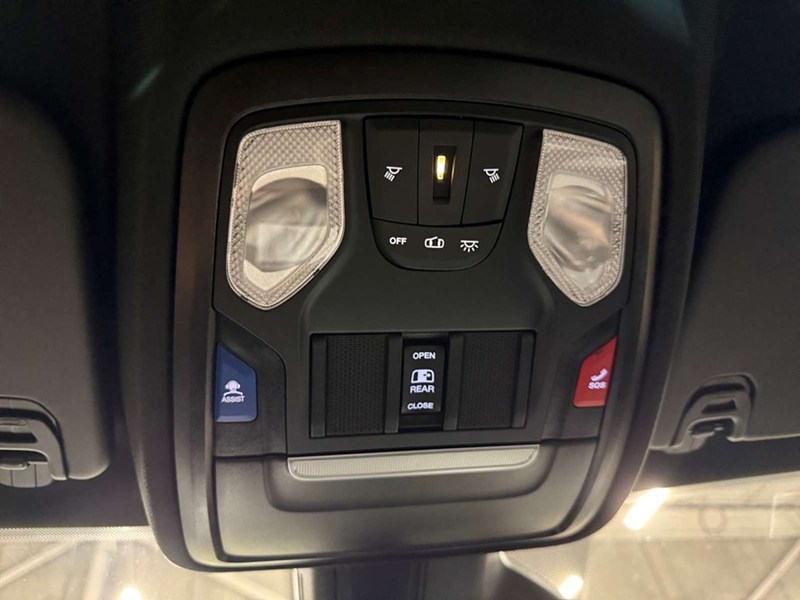 2026 RAM 1500 Black Express 4x4 Crew Cab 5'7" Box