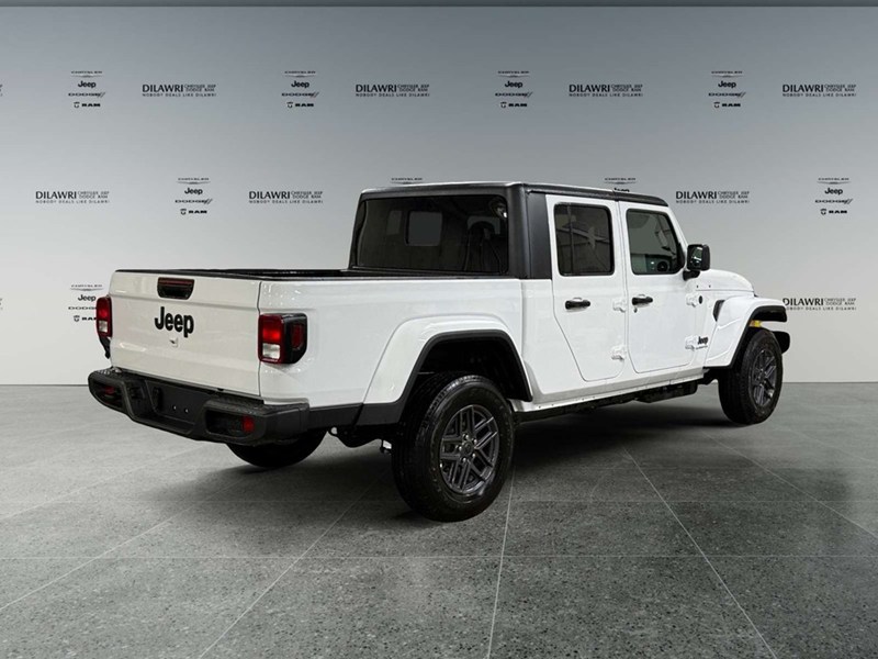 2026 Jeep Gladiator Sport S 4x4 V6