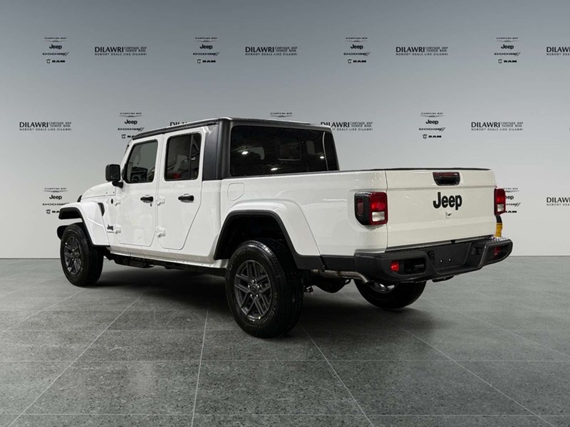 2026 Jeep Gladiator Sport S 4x4 V6