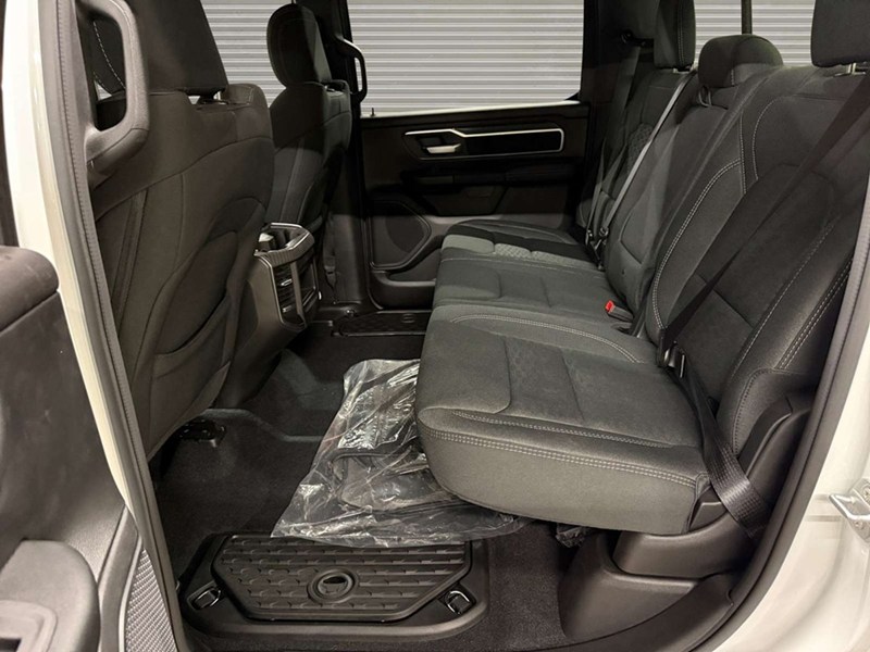2026 RAM 1500 Big Horn Night Edition 4x4 Crew Cab 5'7" Box