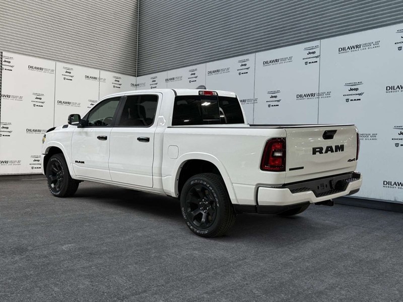 2026 RAM 1500 Big Horn Night Edition 4x4 Crew Cab 5'7" Box