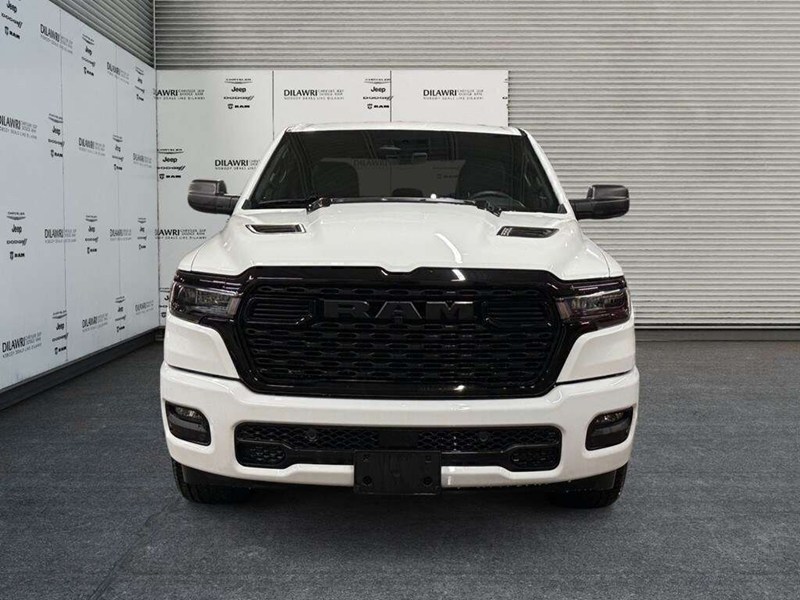 2026 RAM 1500 Black Express 4x4 Crew Cab 5'7" Box