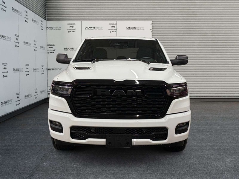 2026 RAM 1500 Black Express 4x4 Crew Cab 5'7" Box