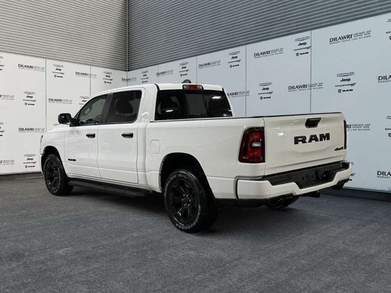 2026 RAM 1500 Black Express 4x4 Crew Cab 5'7" Box