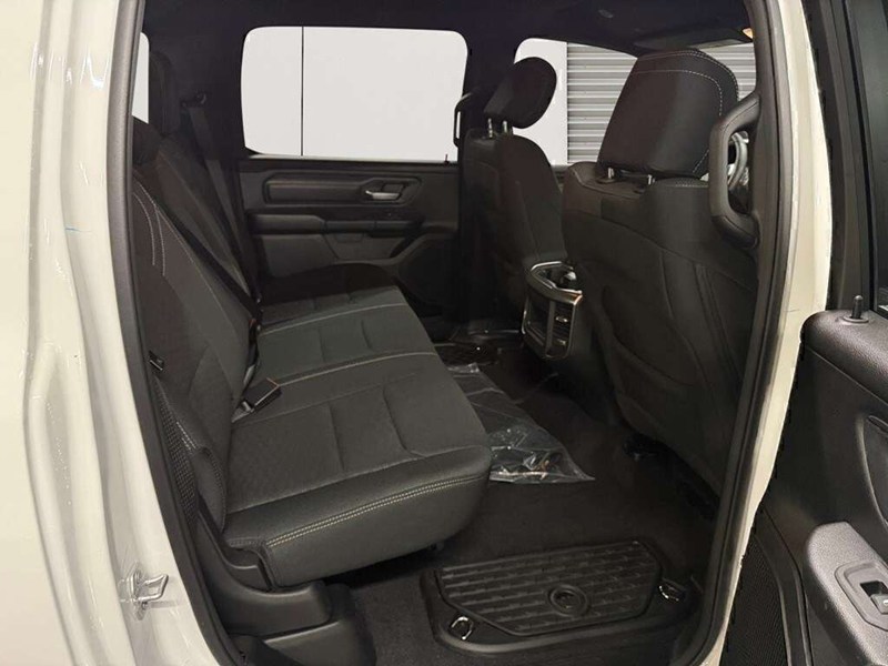 2026 RAM 1500 Black Express 4x4 Crew Cab 5'7" Box