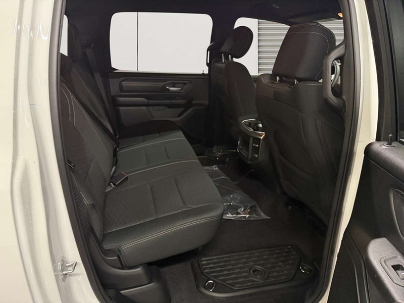 2026 RAM 1500 Black Express 4x4 Crew Cab 5'7" Box
