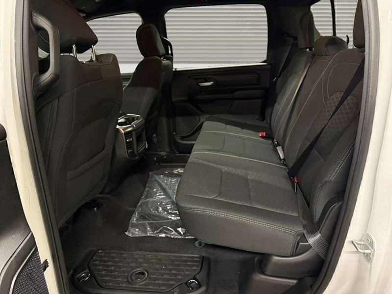 2026 RAM 1500 Black Express 4x4 Crew Cab 5'7" Box