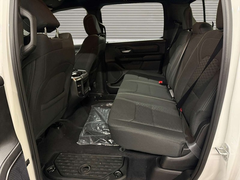 2026 RAM 1500 Black Express 4x4 Crew Cab 5'7" Box