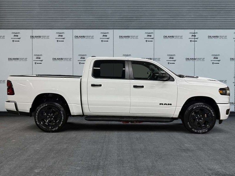 2026 RAM 1500 Black Express 4x4 Crew Cab 5'7" Box