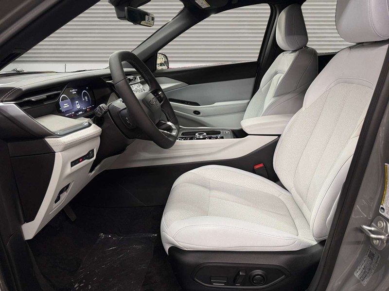 2026 Jeep Cherokee Laredo 4x4 Hybrid