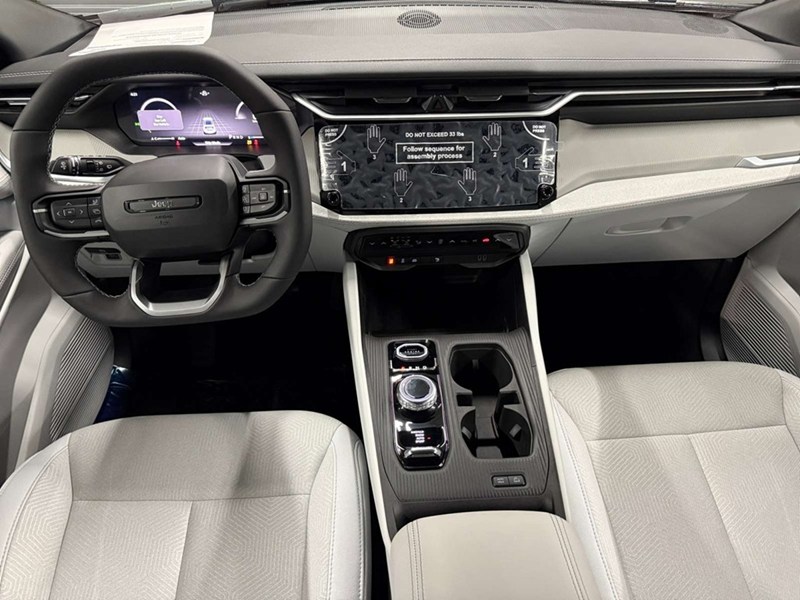 2026 Jeep Cherokee Laredo 4x4 Hybrid