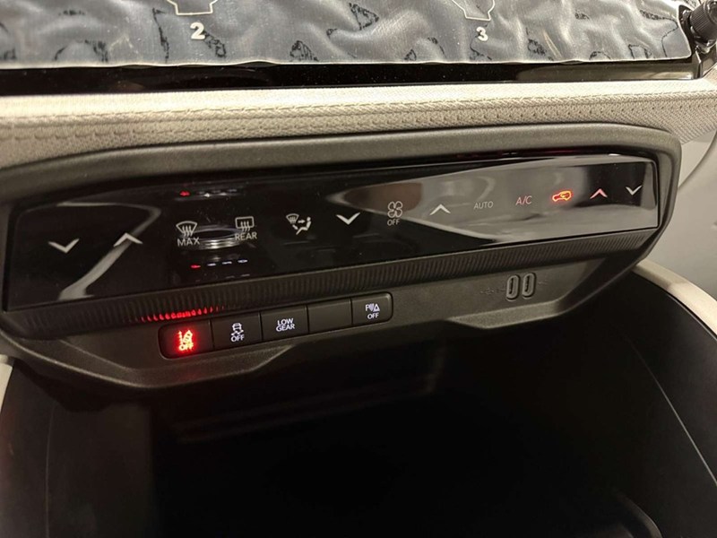 2026 Jeep Cherokee Laredo 4x4 Hybrid