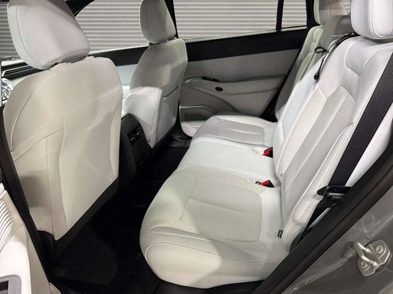 2026 Jeep Cherokee Laredo 4x4 Hybrid