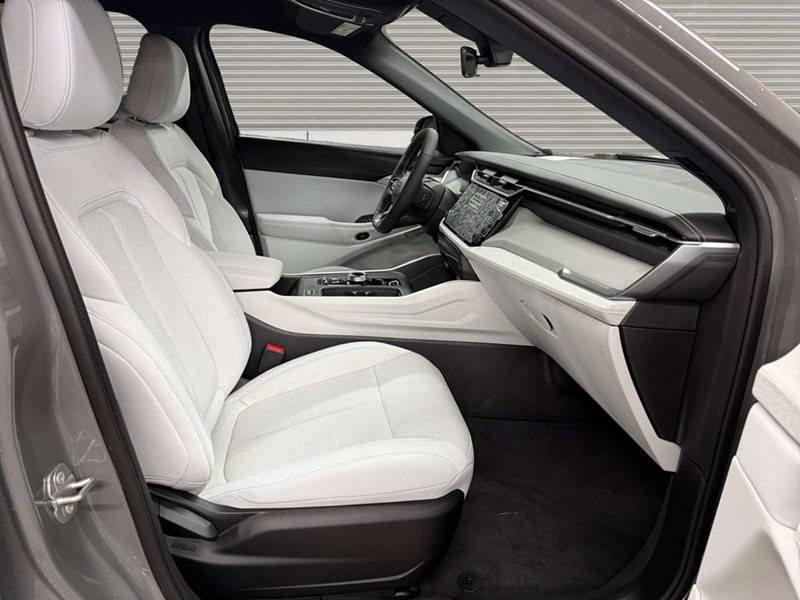 2026 Jeep Cherokee Laredo 4x4 Hybrid