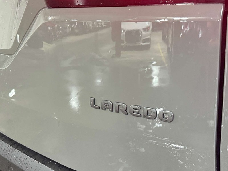 2026 Jeep Cherokee Laredo 4x4 Hybrid