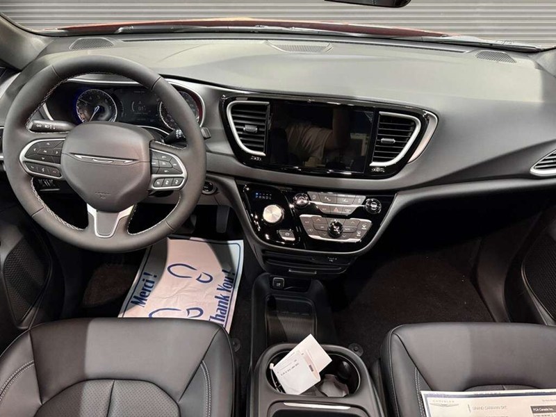 2027 Chrysler Grand Caravan SXT 2WD