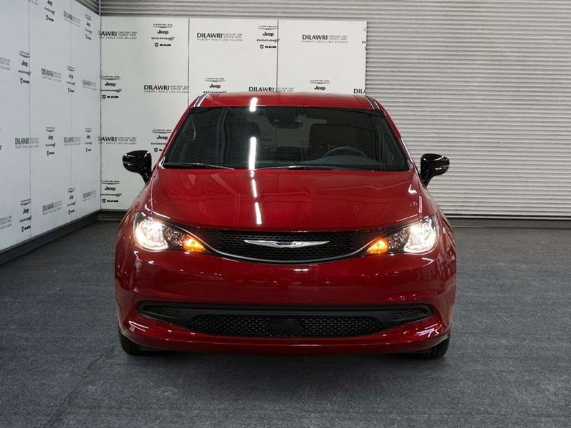 2027 Chrysler Grand Caravan SXT 2WD