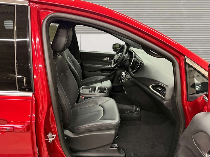 2027 Chrysler Grand Caravan SXT
