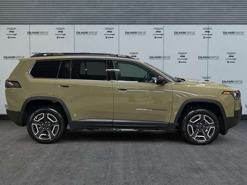 2026 Jeep Cherokee Laredo 4x4 Hybrid