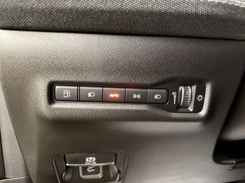 2026 Jeep Cherokee Laredo 4x4 Hybrid
