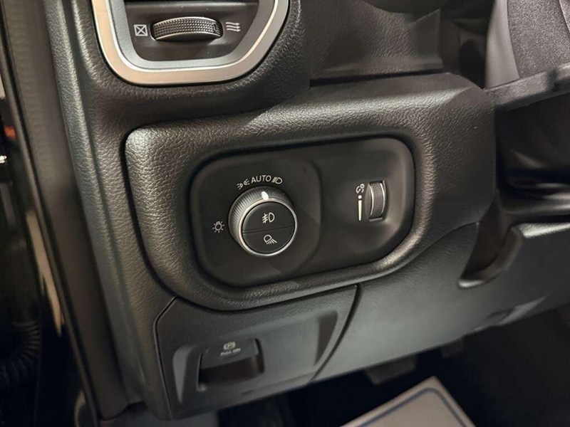 2026 RAM 1500 Black Express Edition 4x4 Crew Cab 5'7" Box