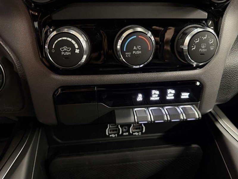 2026 RAM 1500 Black Express Edition 4x4 Crew Cab 5'7" Box