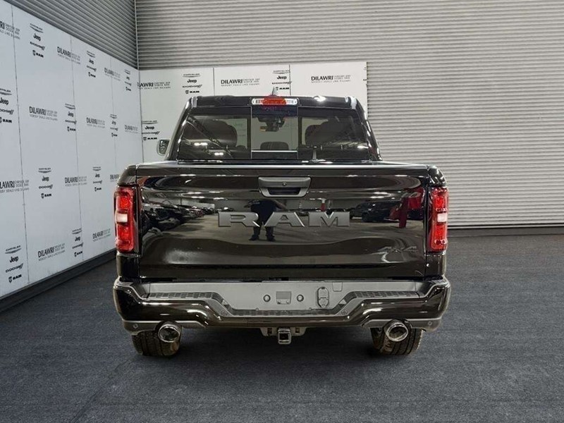 2026 RAM 1500 Black Express Edition 4x4 Crew Cab 5'7" Box