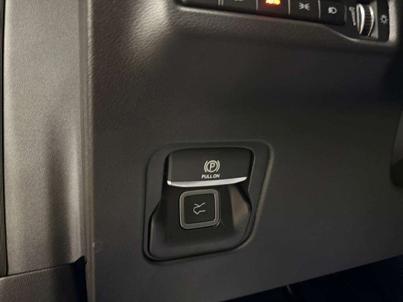 2026 Jeep Cherokee Laredo 4x4 Hybrid