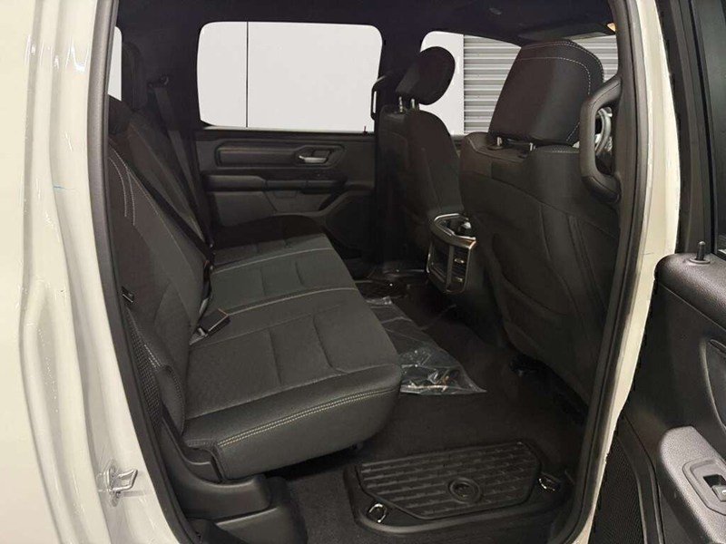 2026 RAM 1500 Black Express 4x4 Crew Cab 5'7" Box