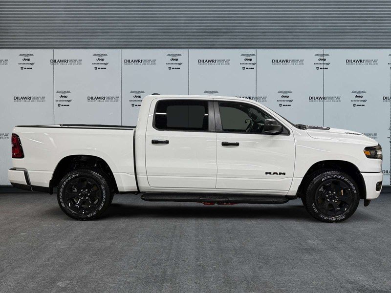 2026 RAM 1500 Black Express 4x4 Crew Cab 5'7" Box