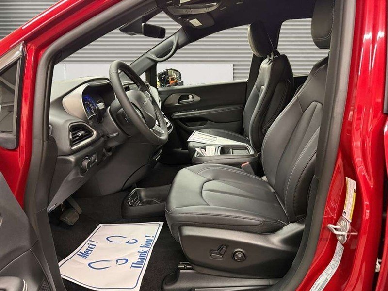 2027 Chrysler Grand Caravan SXT 2WD