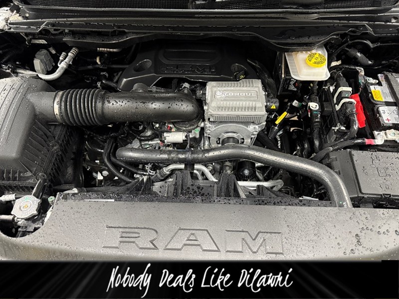 2026 RAM 1500 Sport 4x4 Crew Cab V8 HEMI 5'7" Box