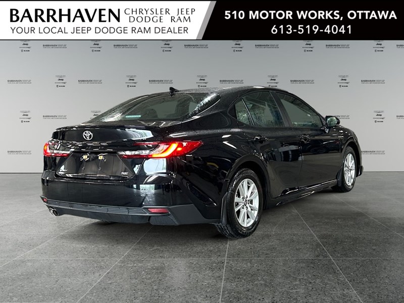 2025 Toyota Camry SE Hybrid | Like NEW